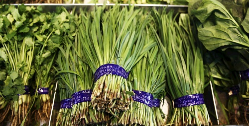 韭菜農(nóng)藥殘留超標(biāo)如何解決？?jī)煞矫婧狭ΡＵ鲜称钒踩?></div></div><div   id=